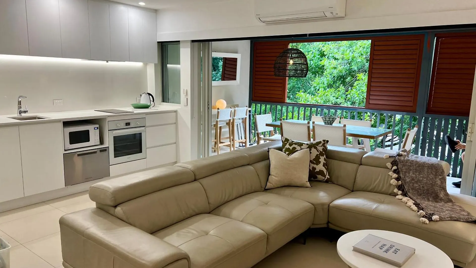 Noosa Beach Apartment On Hasting St French Quarter Resort.Noosa Heads Australia