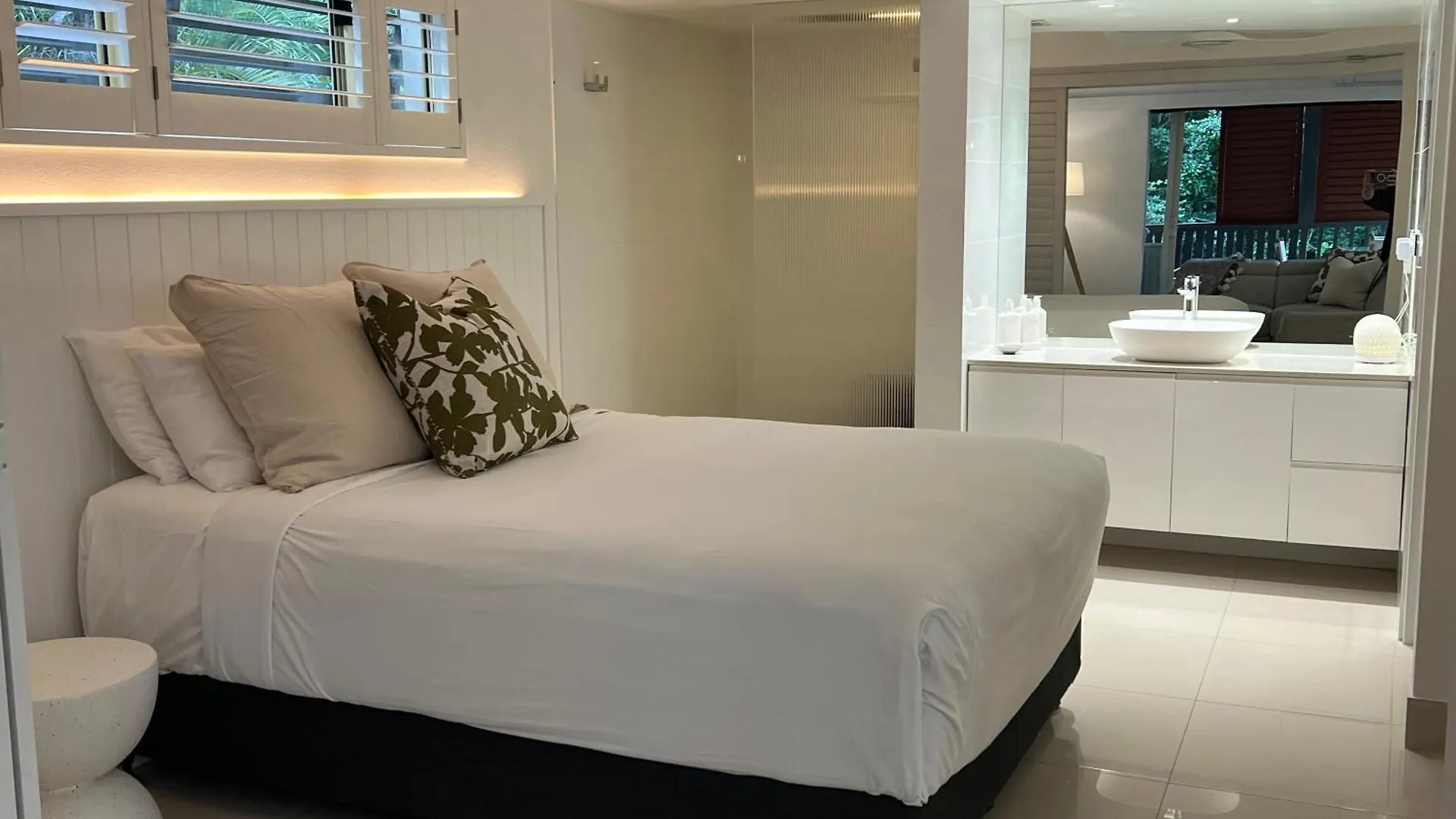 Noosa Beach Apartment On Hasting St French Quarter Resort.Noosa Heads
